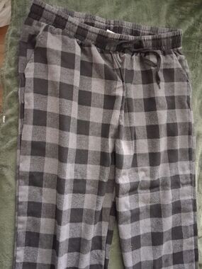 Men's Gray & Black Plaid Fleece Joggers with Drawstring Waist